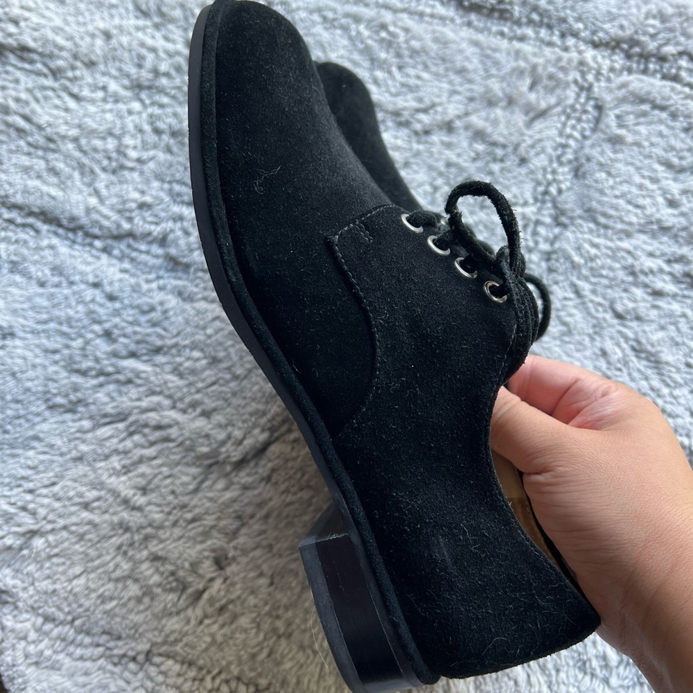Shoes - Picture 2 of 3